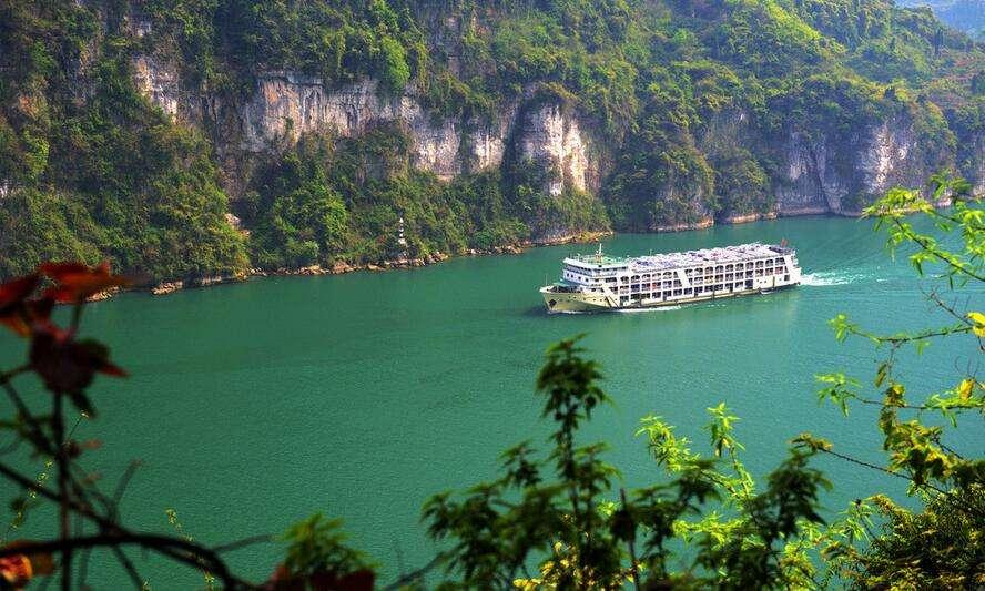 一幅巨大的天然山水画卷—长江三峡