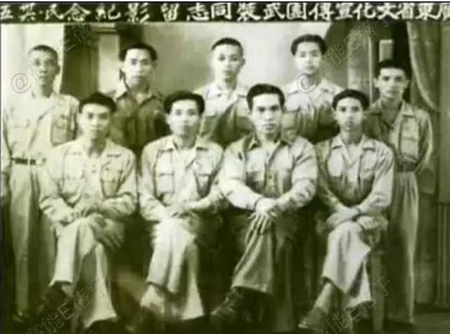 1945年,抗战胜利,关德兴返回香港重启剧团.