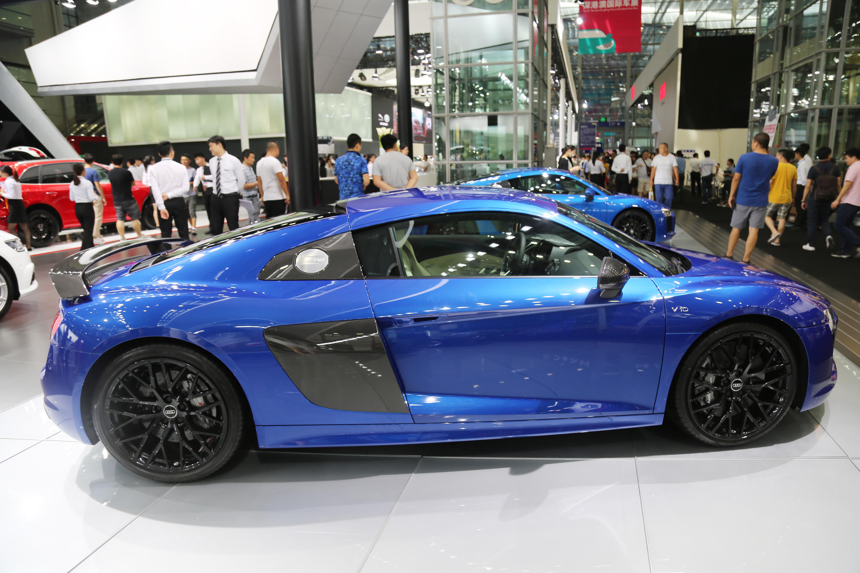 奥迪r8 v10 coupe,价值253.8万超跑,车展实拍!