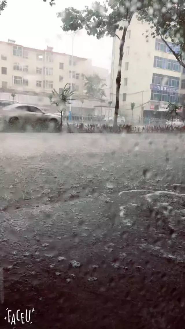 今天下午,大风 冰雹 暴雨轮番袭击长治!你感受到了吗?