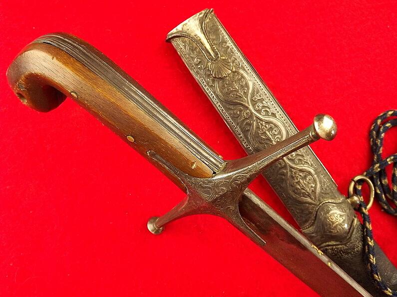 揭秘叱咤17世纪的中亚兵器波斯舍施尔弯刀的起源