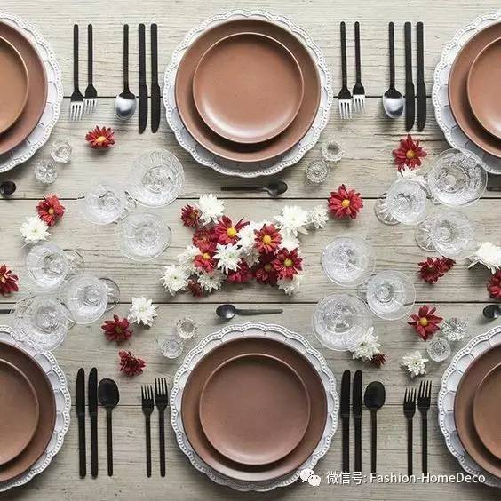 时尚 正文 下面40张精美的餐桌摆盘 来自一家著名的婚礼策划公司的
