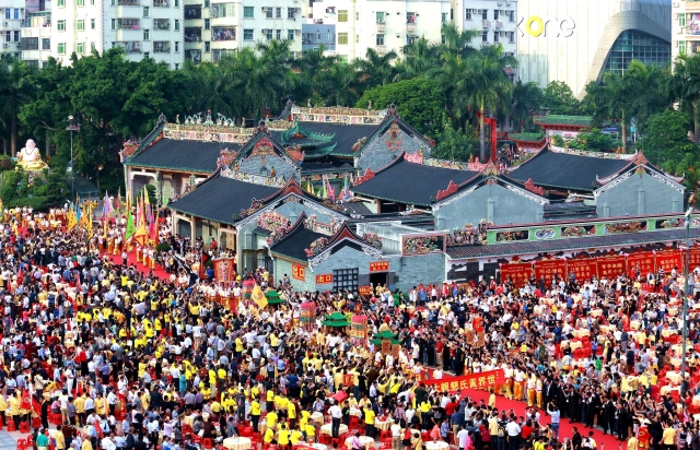 黄氏人口数量2017_中国最新十大姓氏,附前300名,你的姓氏排第几(2)