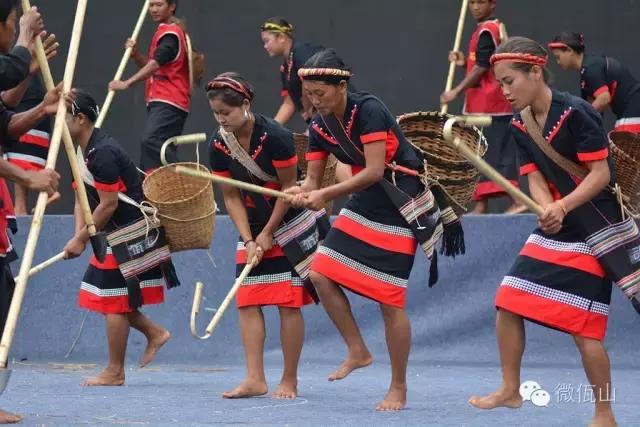 2016年沧源佤族新米节,祭"莫伟神,拉木桥!