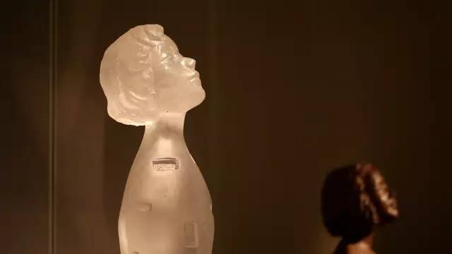 女人体透明树脂雕塑艺术品