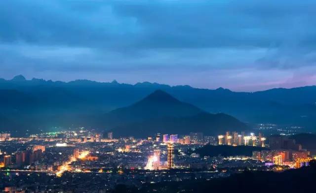 云霄城里的这些夜景你都看过,算你赢!