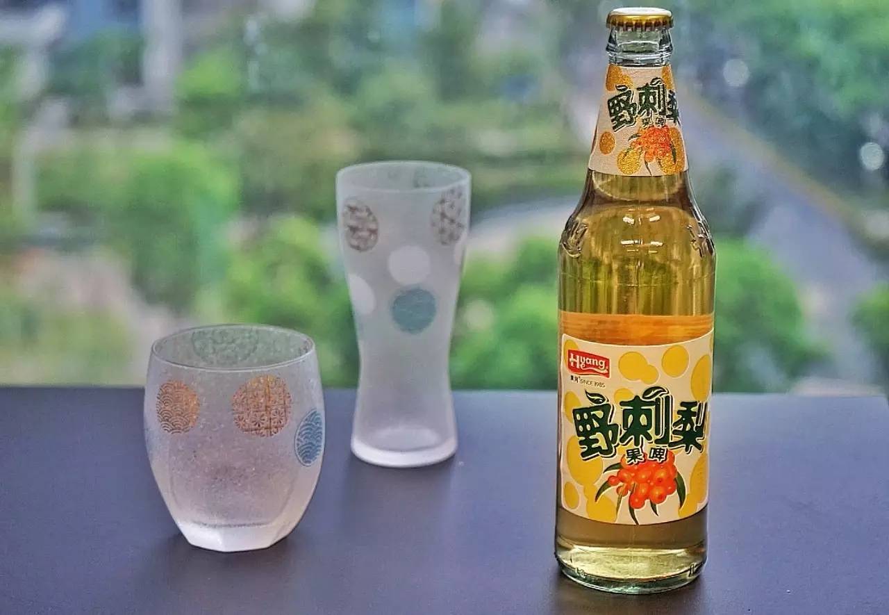 野刺梨本人长这样:来,干杯~7第七只很复古夏天总想喝可乐,配上这一只