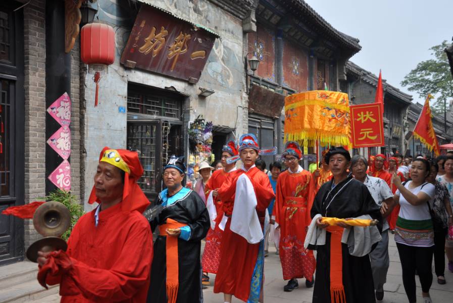 旅游 正文  数百年前的金榜题名和状元游街,百年后如穿越剧般再次出现