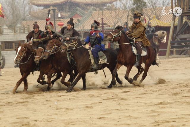 在古代是如何对付骑兵的?是不是"上砍敌头,下砍马足"!