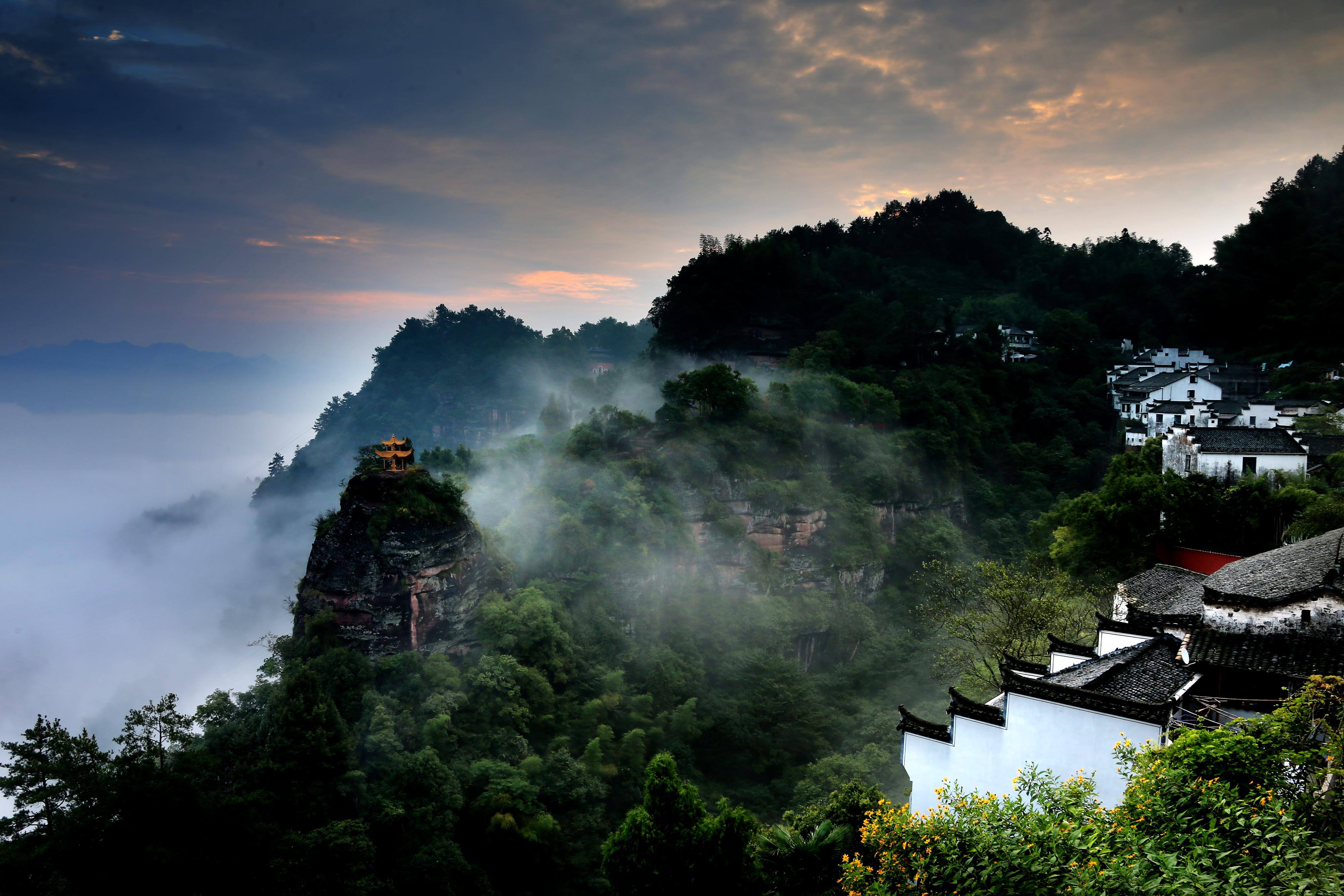 齐云山现在是国家级风景名胜区和国家森林公园.