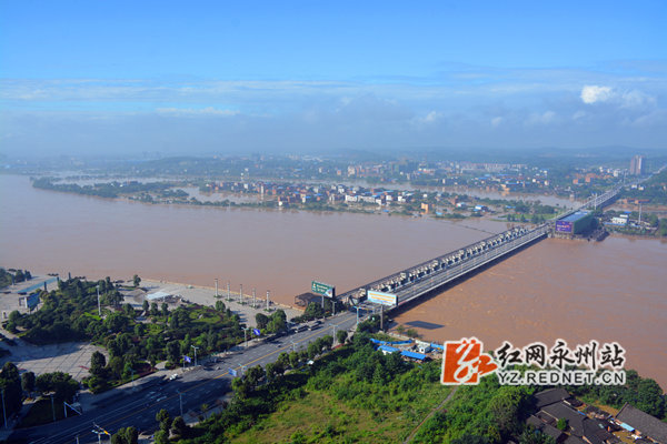 水位回落 冷水滩干部群众积极开展灾后重建(组图)