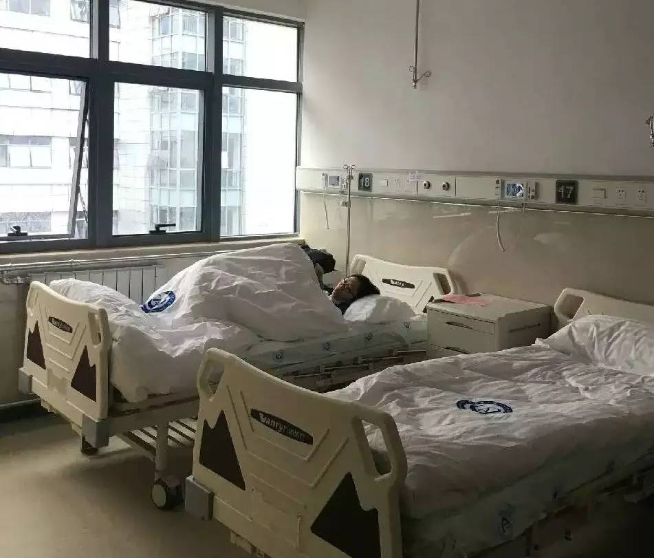 新病房平安迁入第一批患者, 市人民医院新院启用