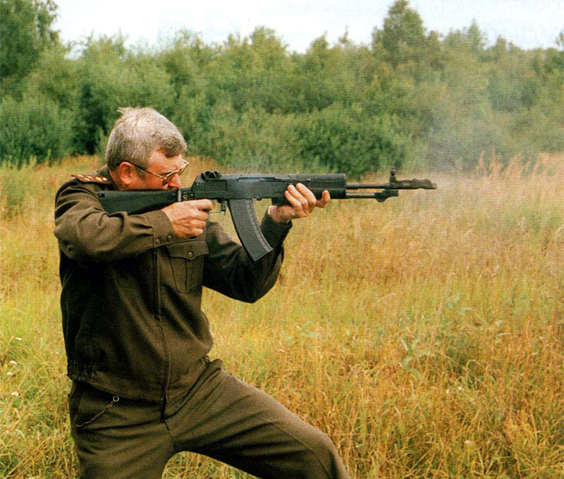俄军现役小口径突击步枪an94突击步枪