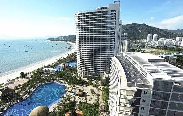 巽寮湾海公园按五星级标准精心打造的海边度假公寓型酒店.