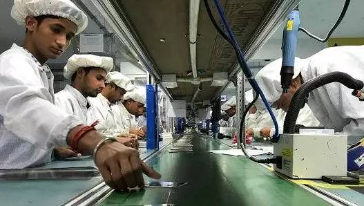 【行业】从手机工厂看印度制造:边追赶边向中国厂商