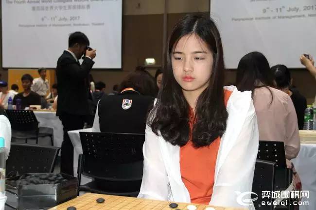 世界大学生围棋赛首轮开战 各大名校帅哥美女棋手参赛