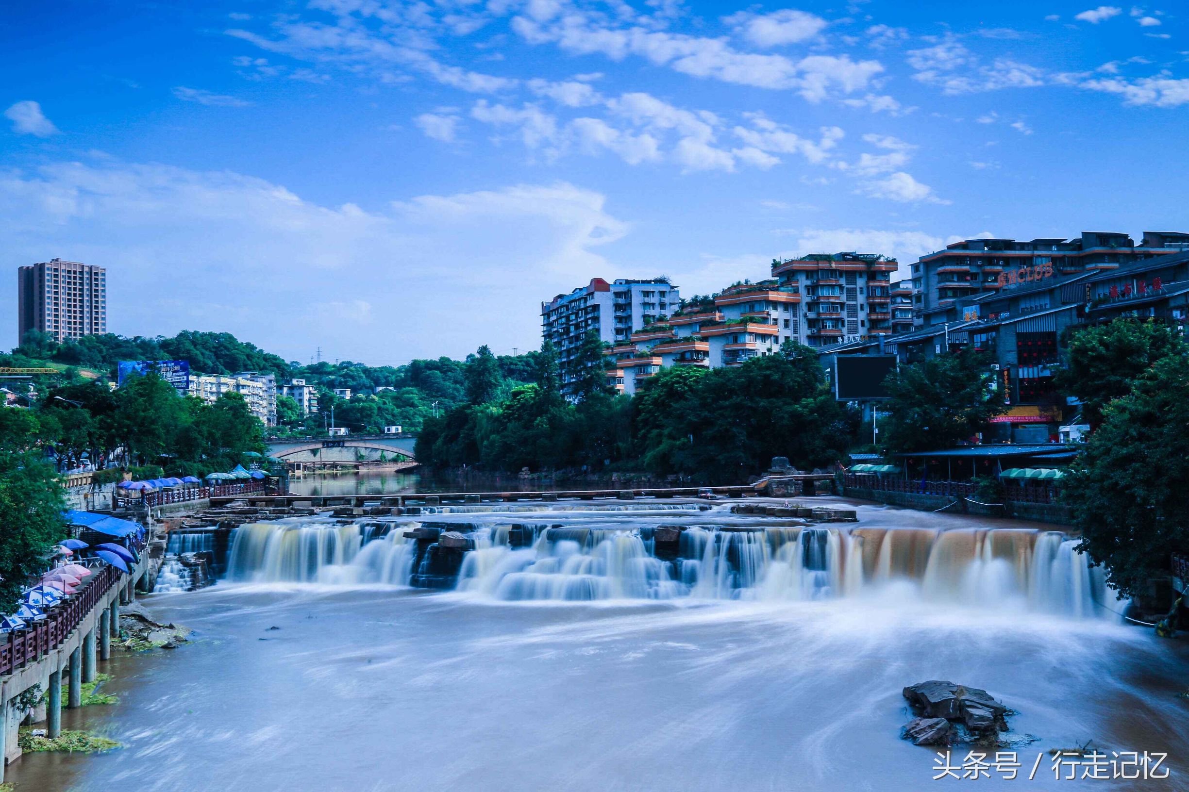 「原创」厚德影像:中国唯一城中天然瀑布——四川自贡