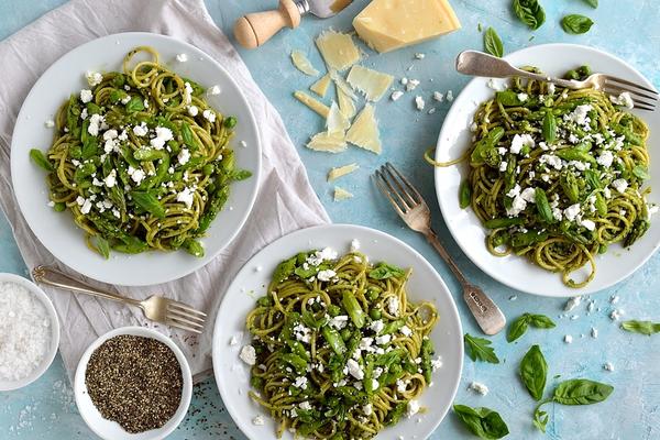 青酱 虽然青酱意面 pesto 到上世纪60年代才在罗马兴盛起来, 但是短短