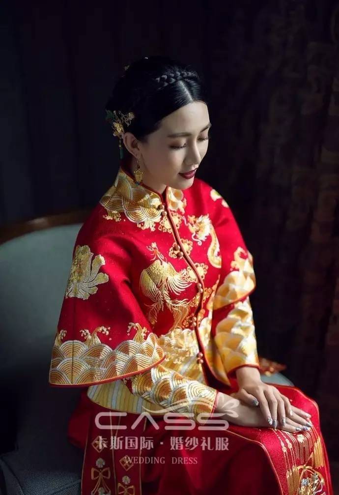 婚纱试衣间_美女试衣间(3)