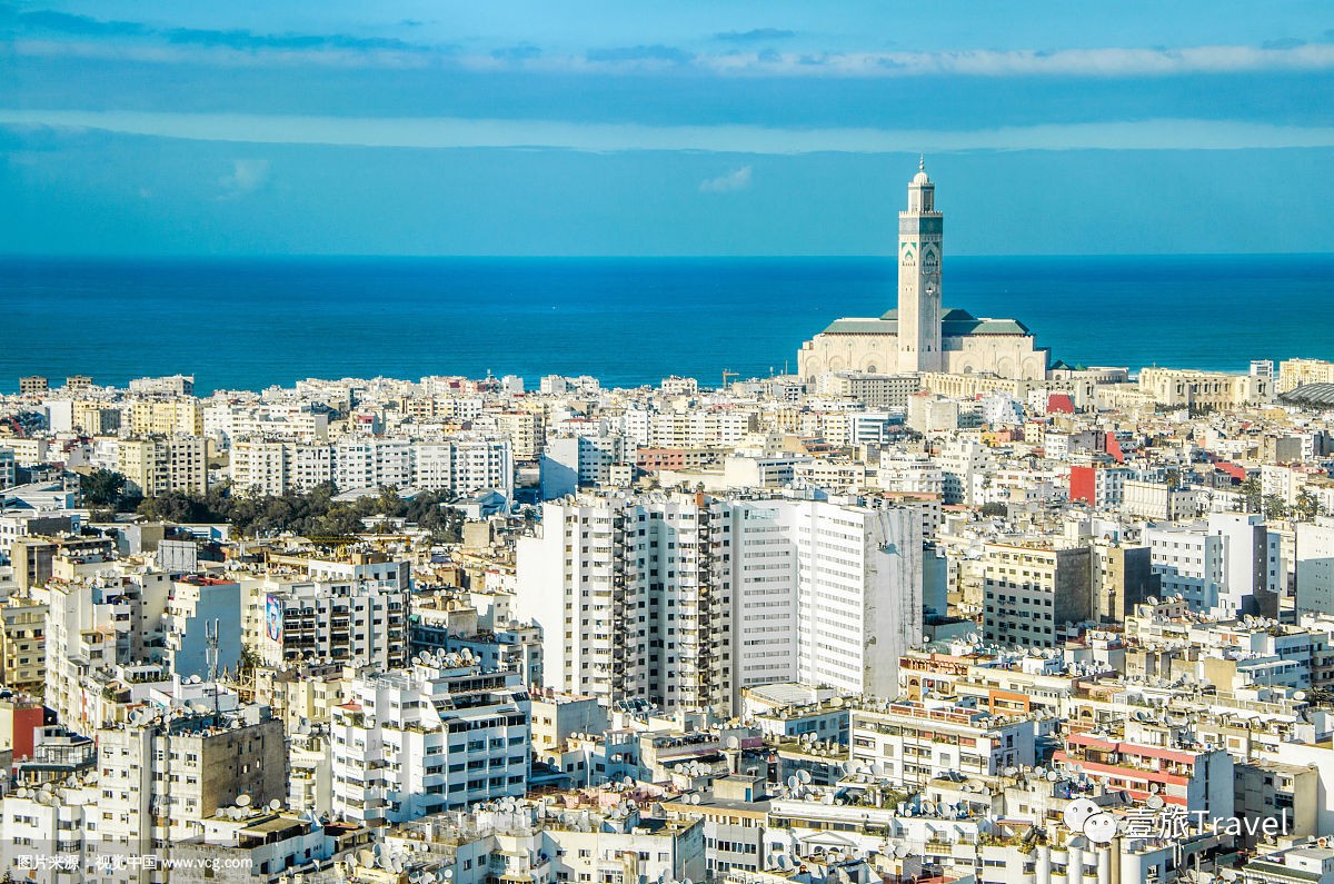 卡萨布兰卡为摩洛哥最大第一座城市其名字在西班牙语的意思是 "白色的