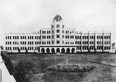 上海海员医院前身是雷士德工学院,1946年改为吴淞商船学校,1950年再改