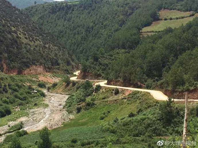 财经 正文 剑川县甸南镇白山母村,属高海拔冷凉山区,是甸南镇深度贫困