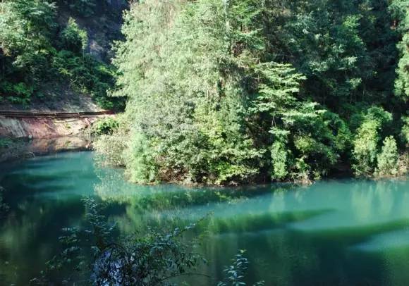 第一天:重庆,江津,大圆洞水井湾(大坝寺,午餐后游附近景点,晚上吃住