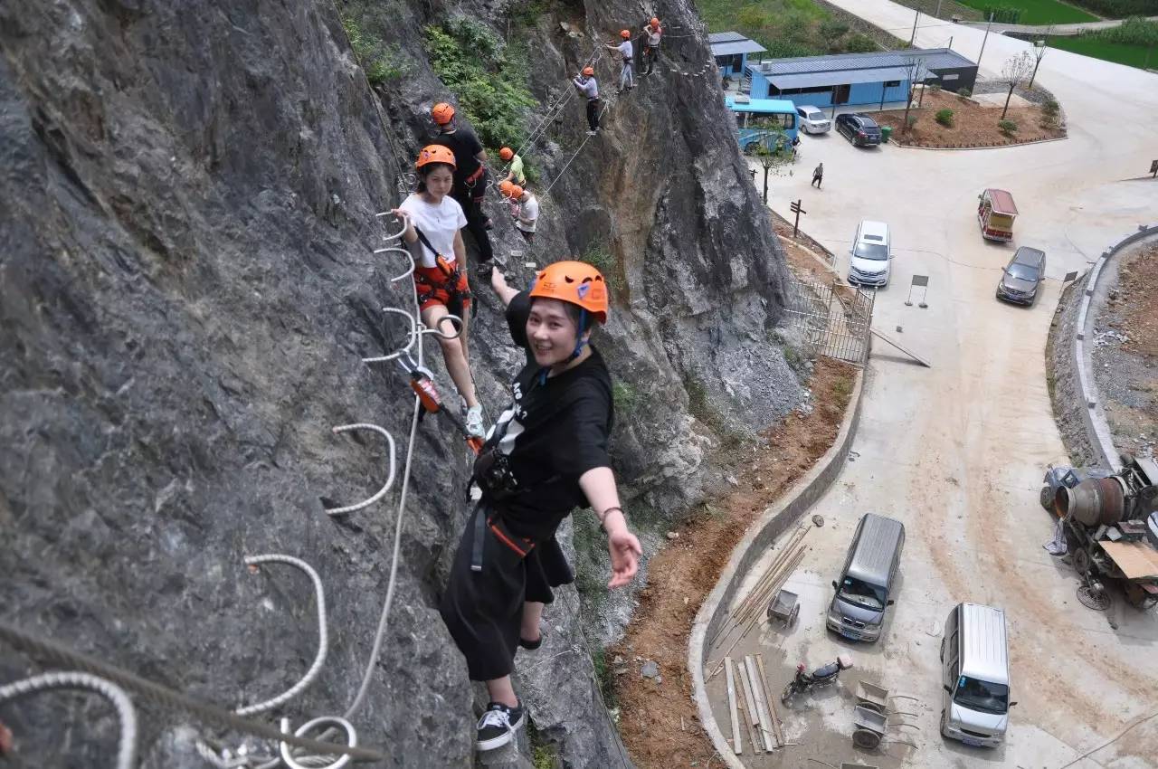 飞拉达攀岩,玻璃观景台.建德又多了个好去处!"飞檐走壁"约起来