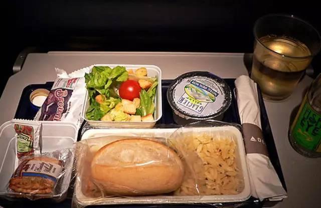 飞机餐为啥那么难吃?