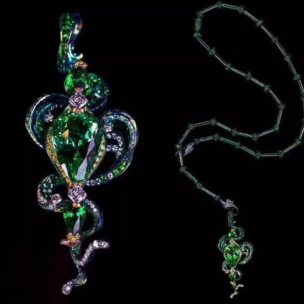Wallace Chan new High Jewelry piece is "all the sound we cannot hear"