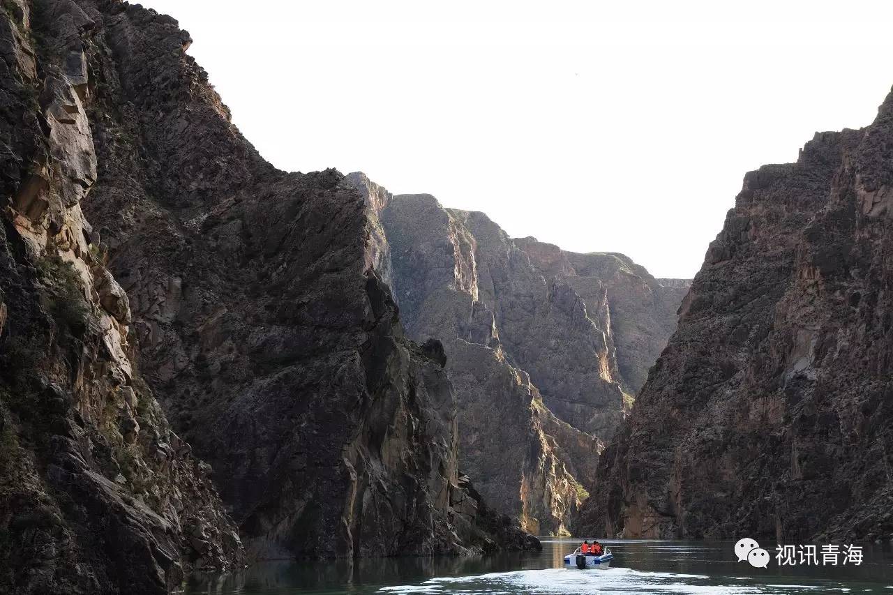 为您呈现龙羊峡黄河大峡谷壮丽风景