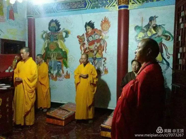 观音圣诞法华寺举行法会为灾区人民祈福