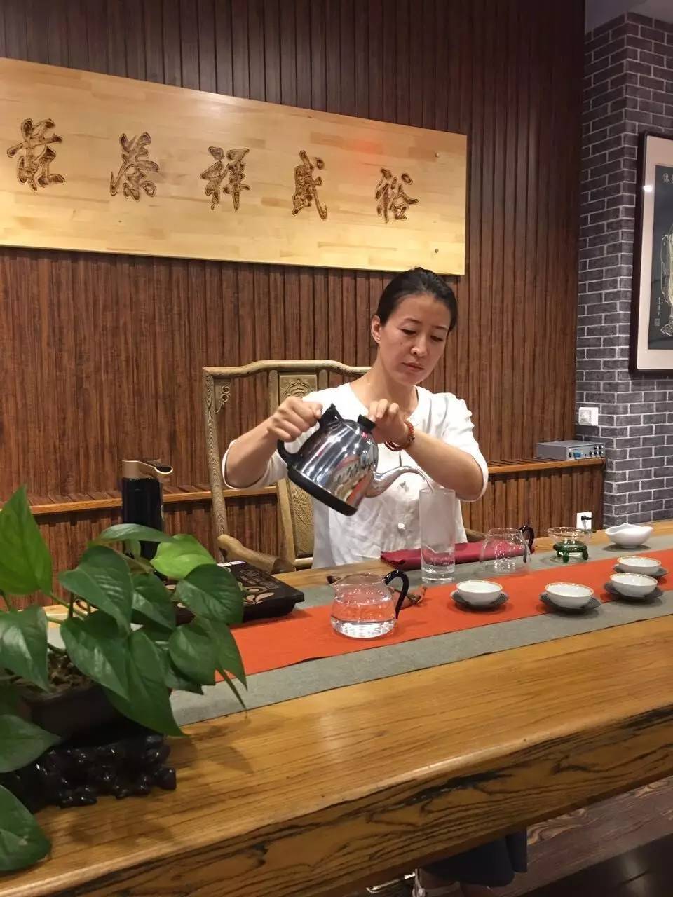 茶庄大同区泡茶能手排定座次