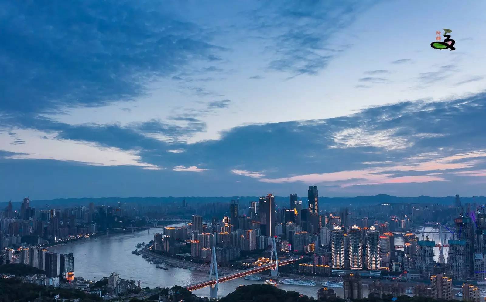 高清大图:劲爆重庆惊艳夜景,亮瞎你双眼的天空之城