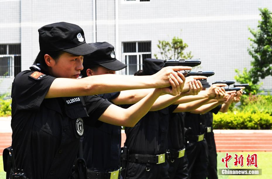 直击四川省凉山监狱女子特警队