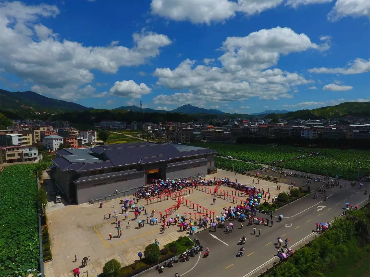 2022.8.14.龙岩游山玩水周末户外登山群26位驴友登顶上杭才溪上地村南山岽。 - 龙岩户外 龙岩KK网