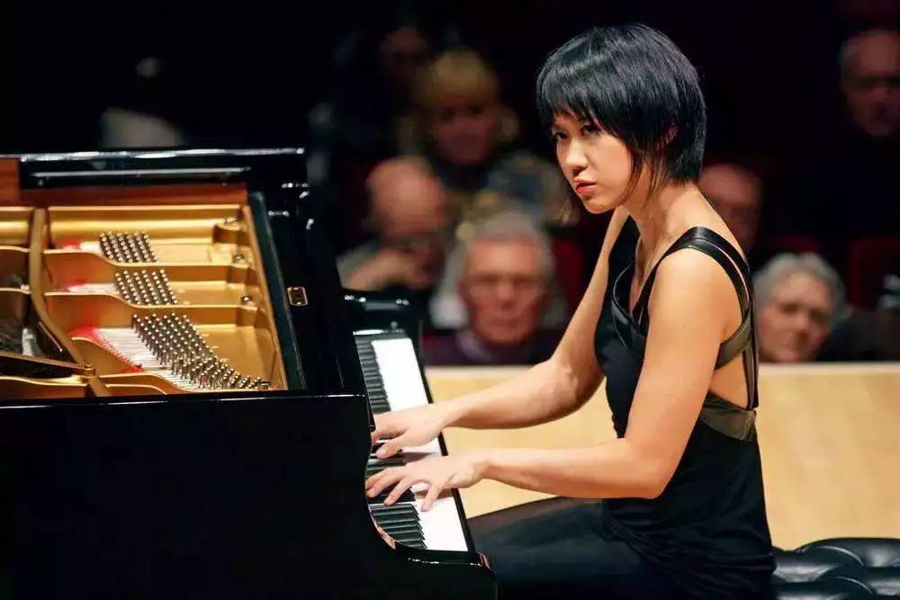 音乐家名片 中文名:王羽佳 英文名:yuja wang 出生地:北京