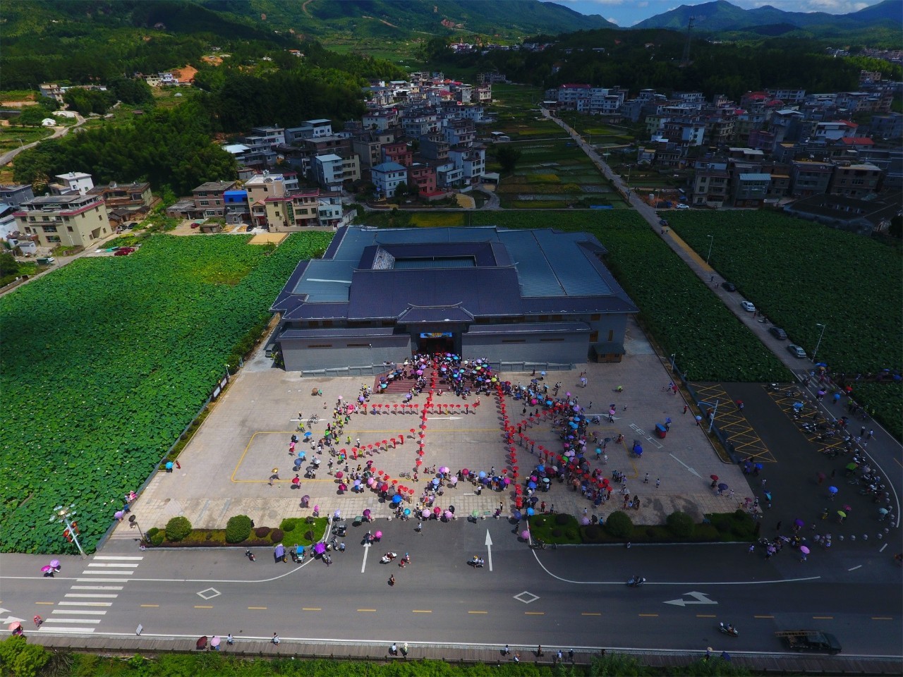 2022.8.14.龙岩游山玩水周末户外登山群26位驴友登顶上杭才溪上地村南山岽。 - 龙岩户外 龙岩KK网