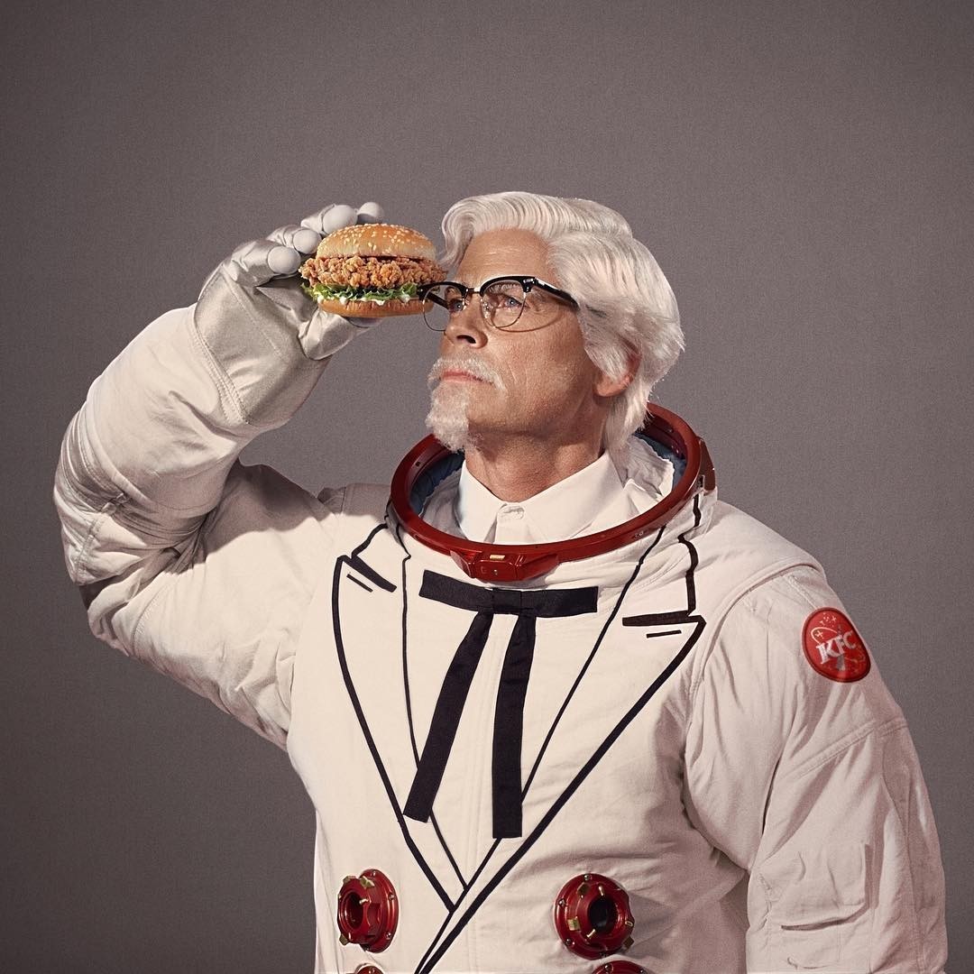 送完香辣鸡腿汉堡去太空,肯德基又把上校爷爷做成了机器人