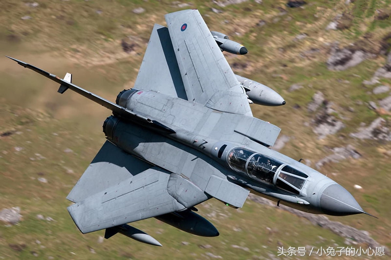 f-14雄猫战机之后 最帅的可变后掠翼战机 性能优异 涂装帅气