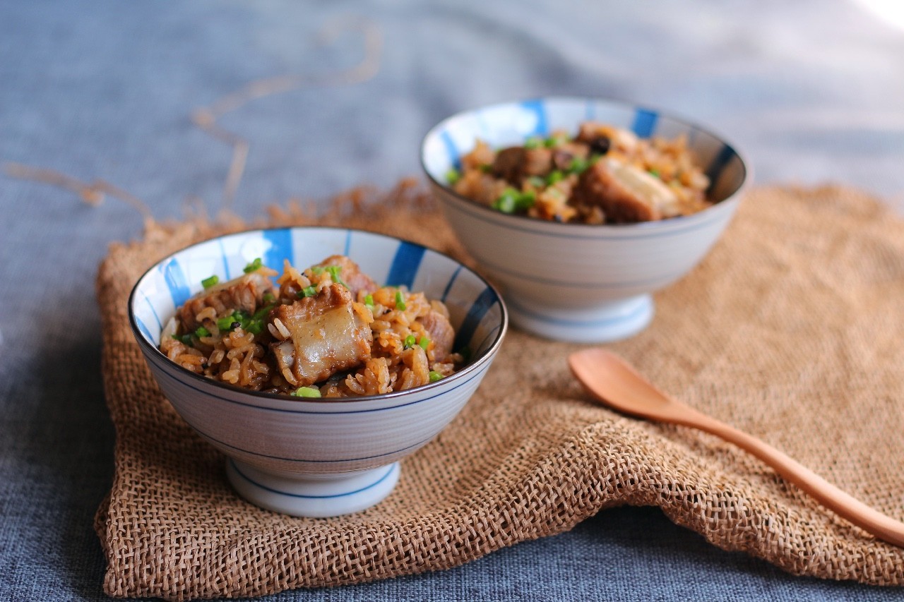 一款油亮光透肉质醇厚鲜香滋味的豆豉排骨饭