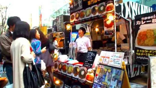 东京的街头小吃真的种类非常多,不仅是米其林餐厅能吃到美味,在街头