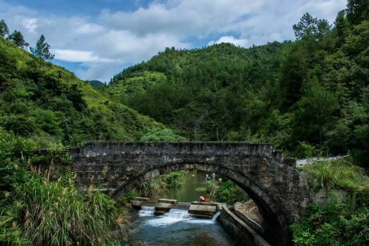 只要39元,盛夏戏水-美丽冷水坑,鄢溪古村 一日游