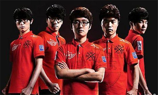 注:s4时skt阵容是上单impact,打野bengi,中单faker,adc piglet,辅助