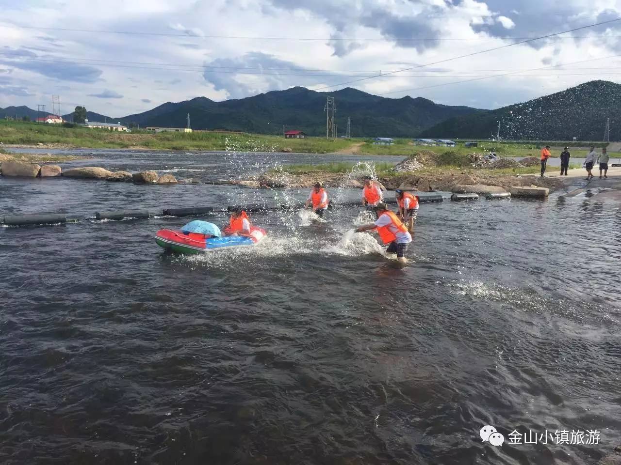 伊春金山屯▏缤纷夏日金山小镇各大景区人气那叫一个旺