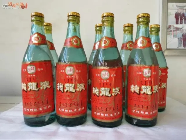 金骆驼 金骆驼是咱包头本地驰名品牌白酒.