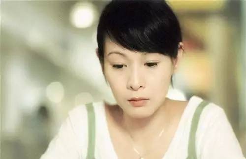 赵咏华 最浪漫的事_她唱红 最浪漫的事 ,却因离婚罹患抑郁症,如今52岁依