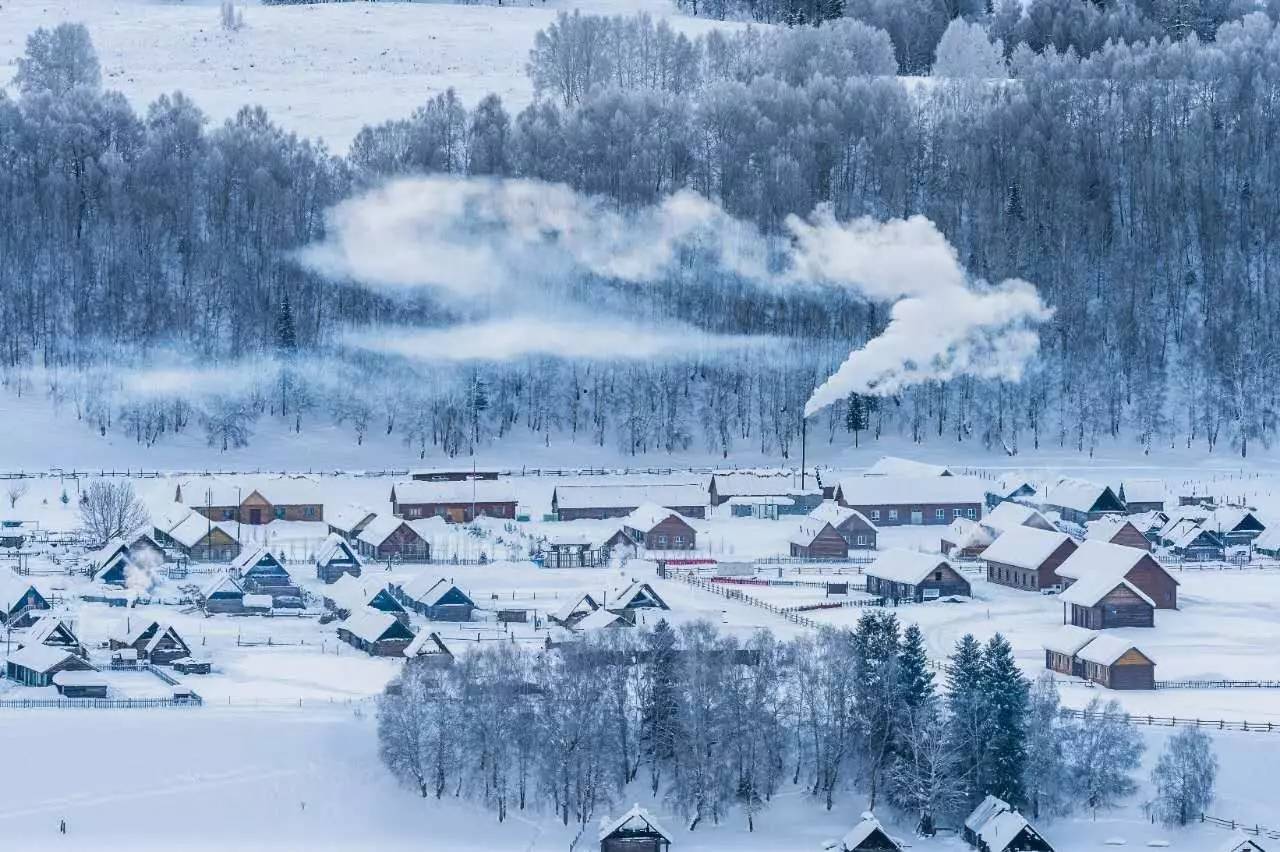 寒风萧萧,大雪飘零,让人联想起雪山飞狐中的场景,雪山深处,又不知藏着