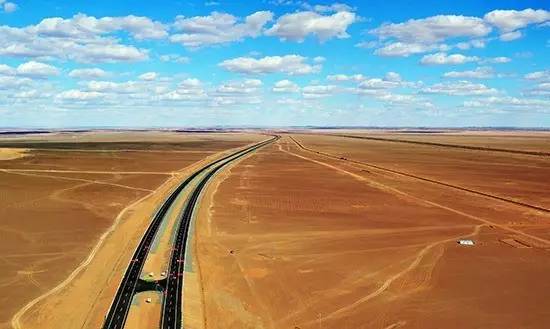 又一个世界第一！京新高速全线通车！穿越沙漠，跨过无人区，从北京到新疆一路美到底！