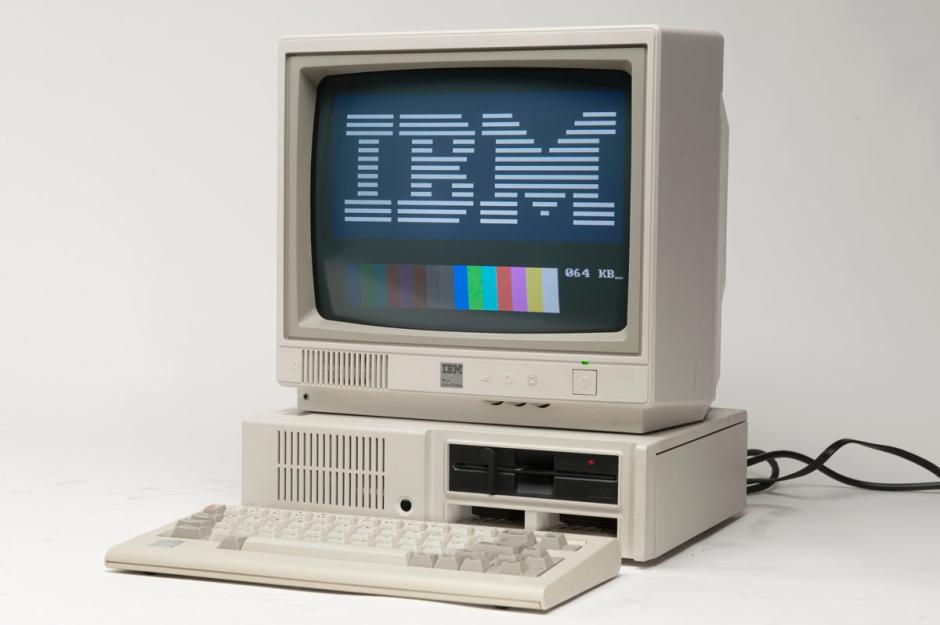 时间来到1981年,个人电脑的市场竞争愈发激烈,ibm在这一年推出了ibm